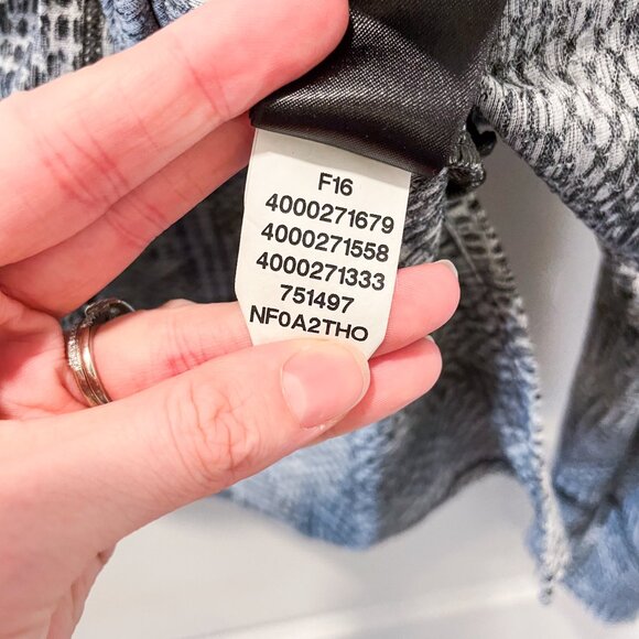 The North Face Hoodie Motivation Flashdry Pullover Sweatshirt Thumbhole in Gray - Picture 8 of 10